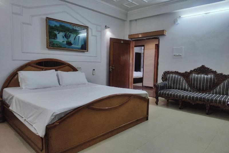 Hotel Purohit image