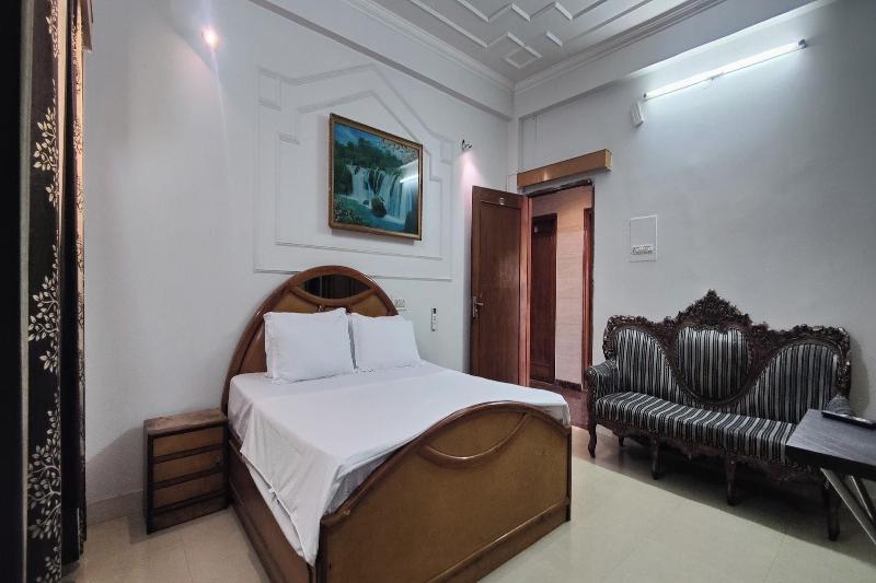 Hotel Purohit image