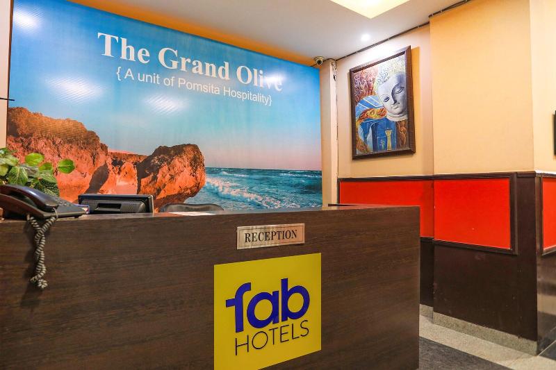 Fabhotel Pine Tree image