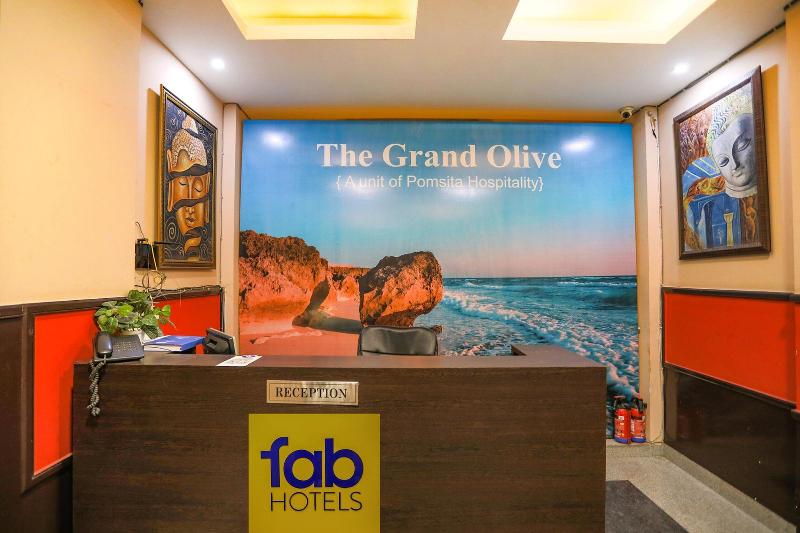 Fabhotel Pine Tree image