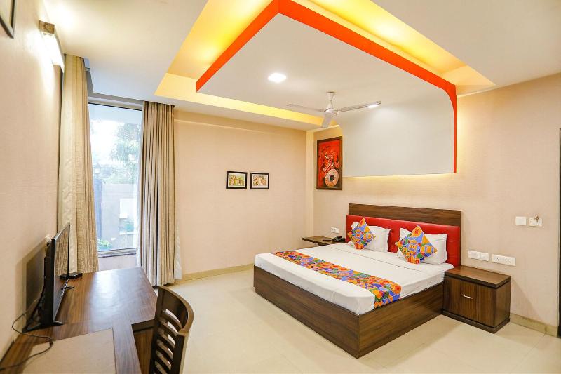 Fabhotel Pine Tree image
