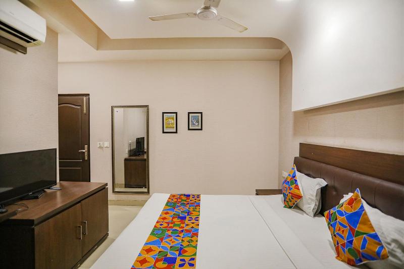 Fabhotel Pine Tree image