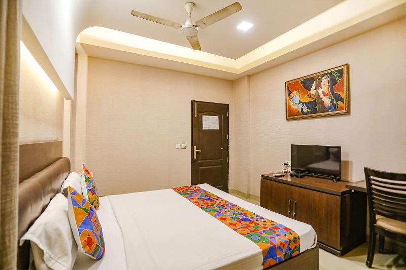 Fabhotel Pine Tree image