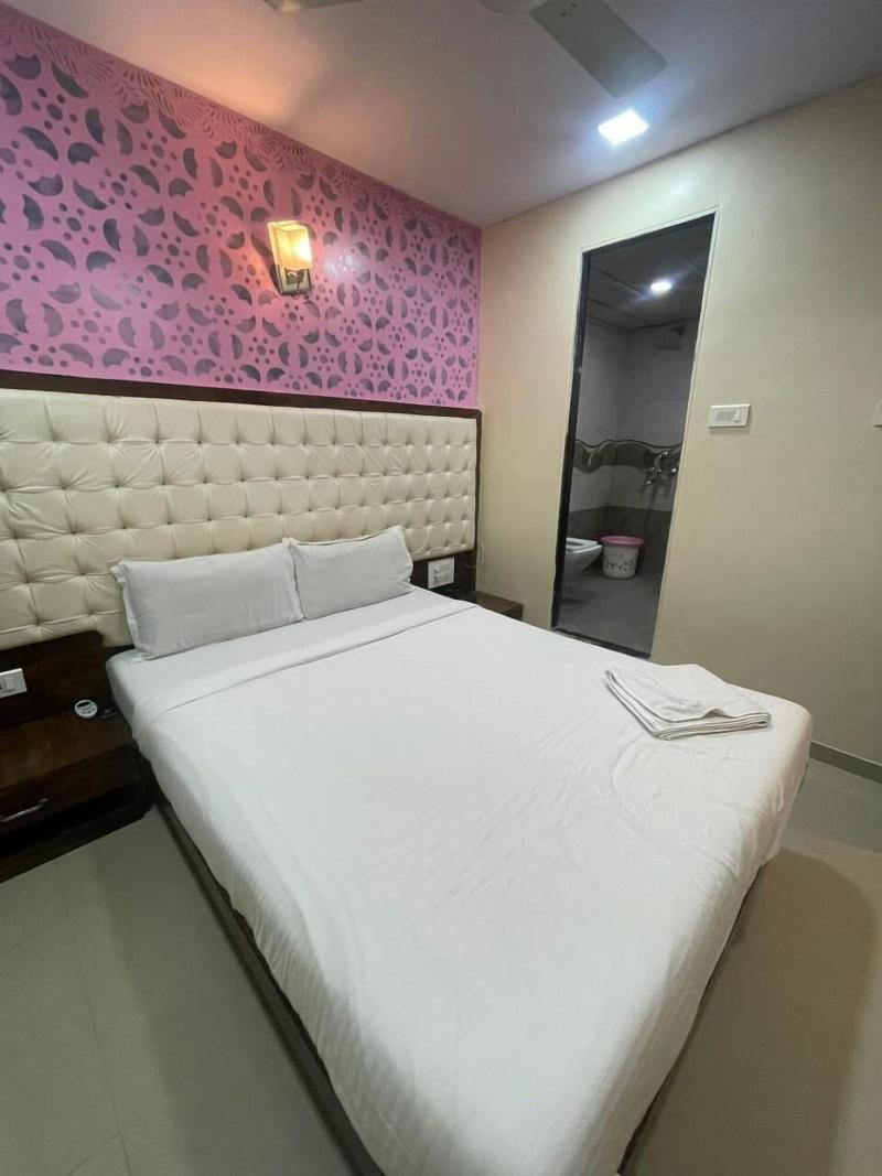 Hotel Golden Park image