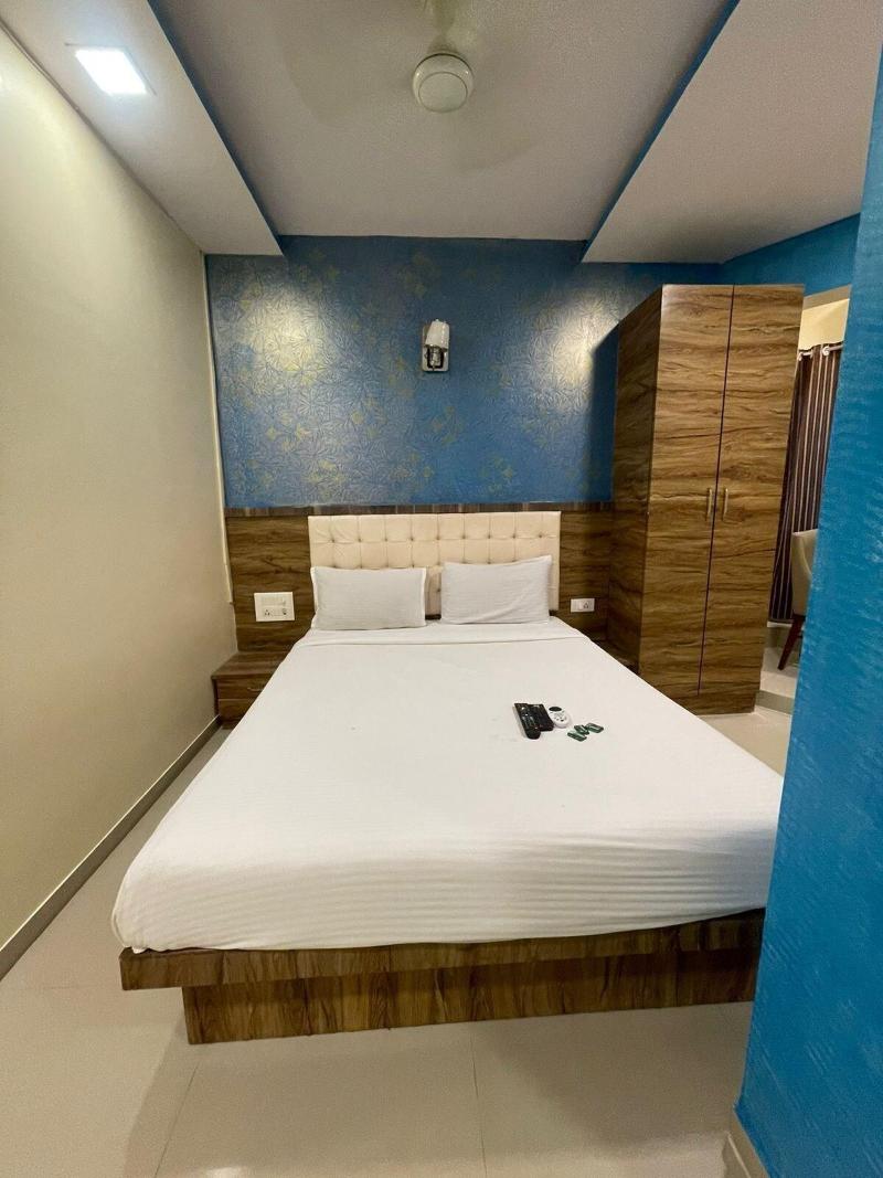 Hotel Golden Park image