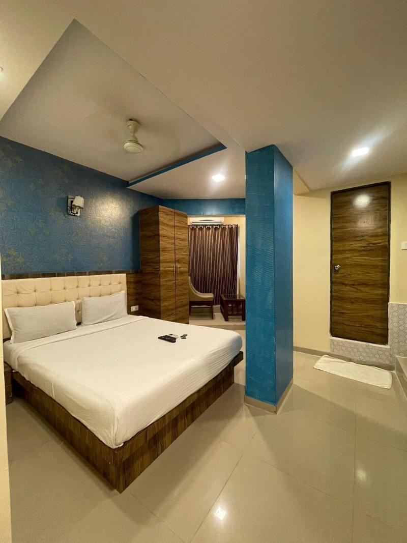Hotel Golden Park image
