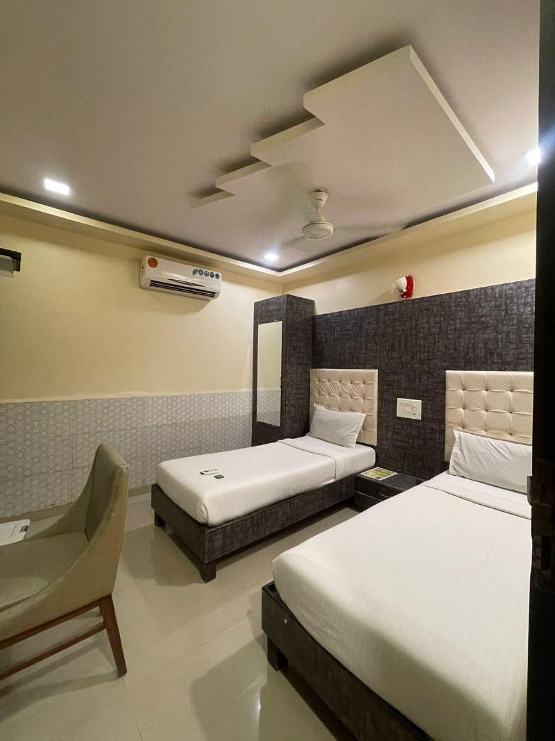 Hotel Golden Park image