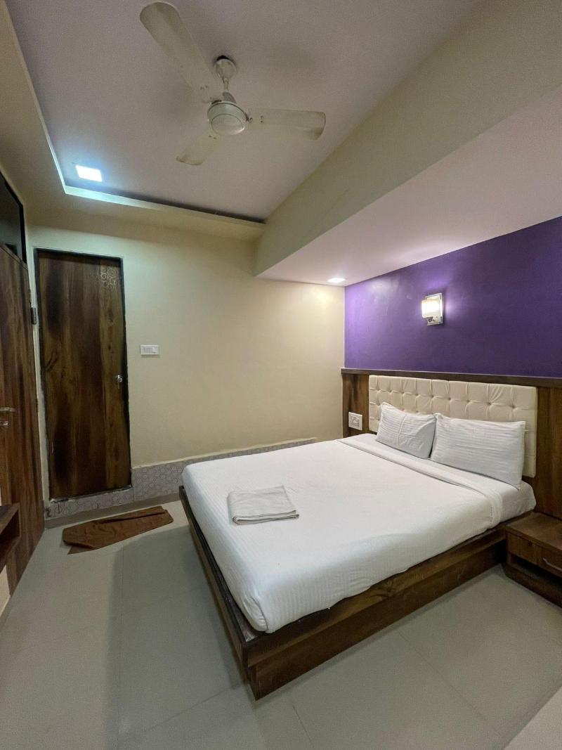 Hotel Golden Park image