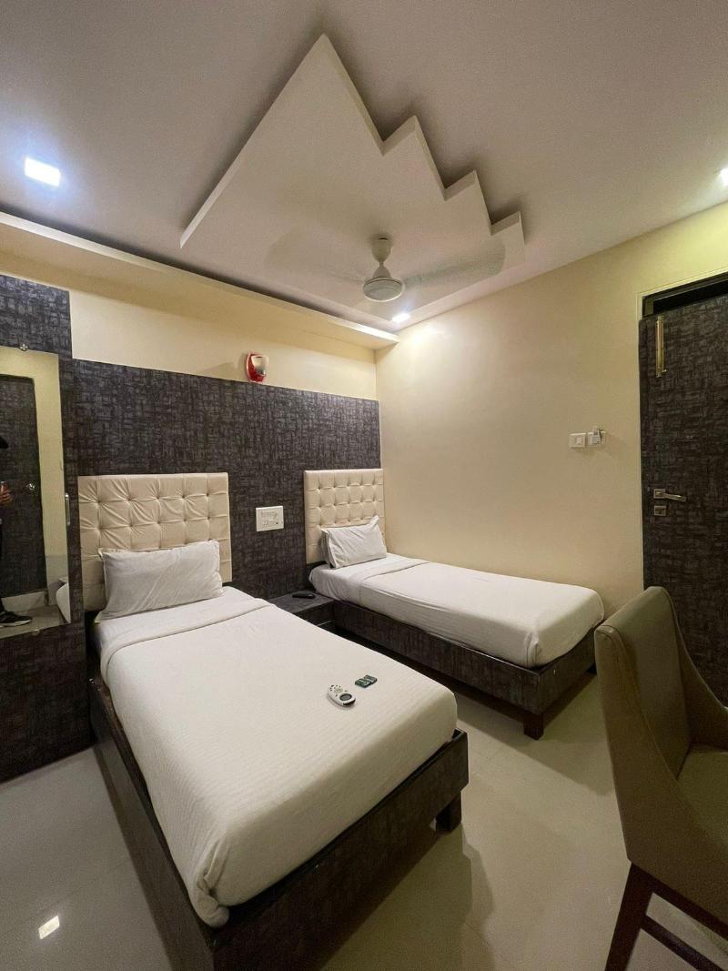 Hotel Golden Park image