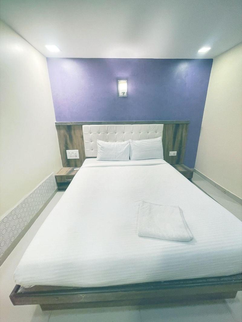 Hotel Golden Park image
