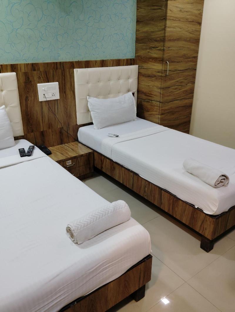 Hotel Golden Park image