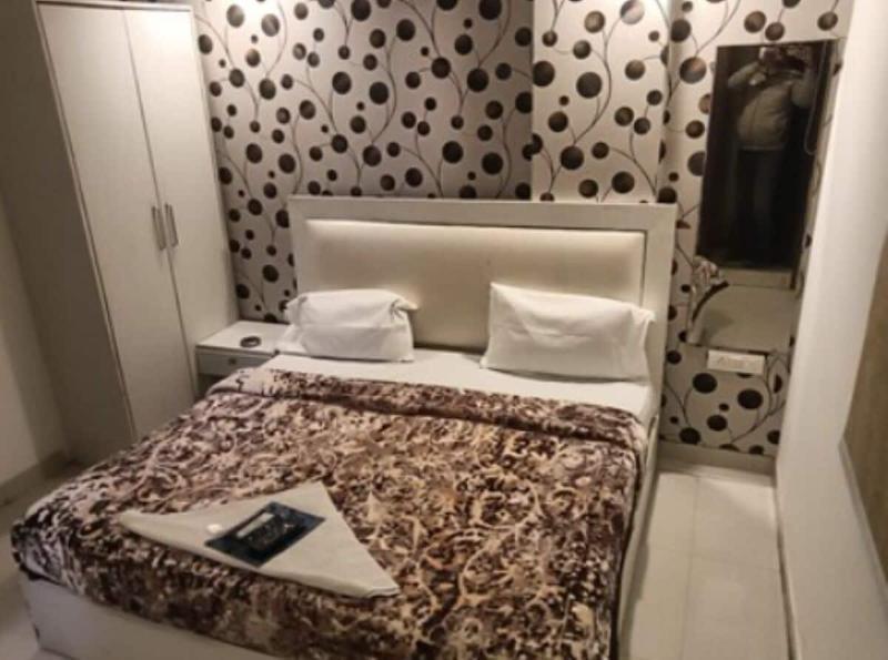 Hotel Silver Stay By Grb image
