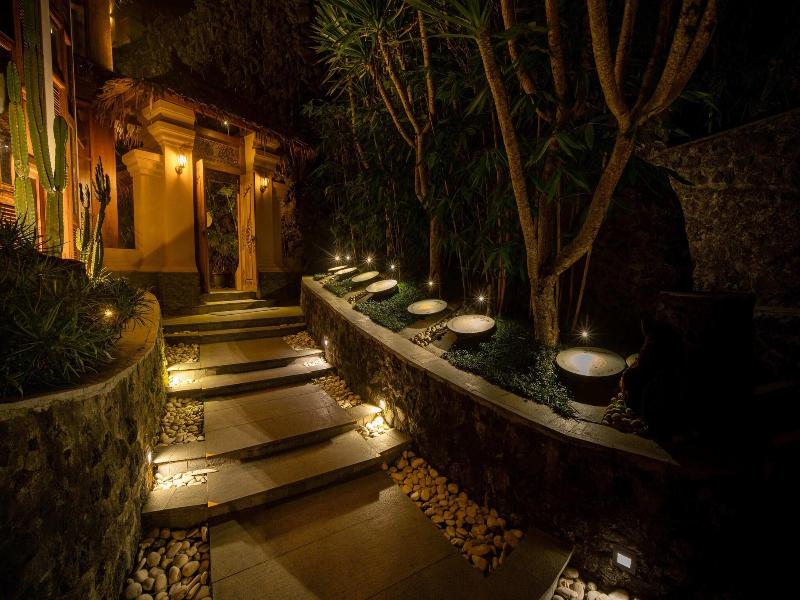 Tira Vilagna Suites Spa image