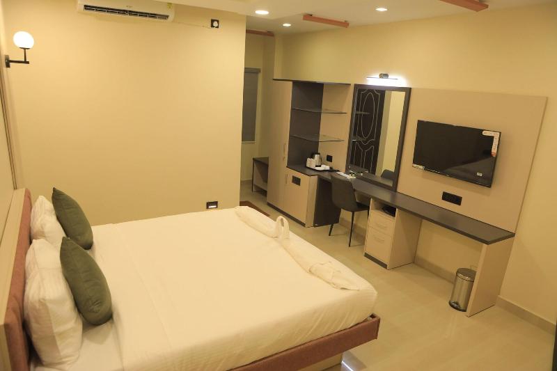 Kansone Hotel And Banquets image