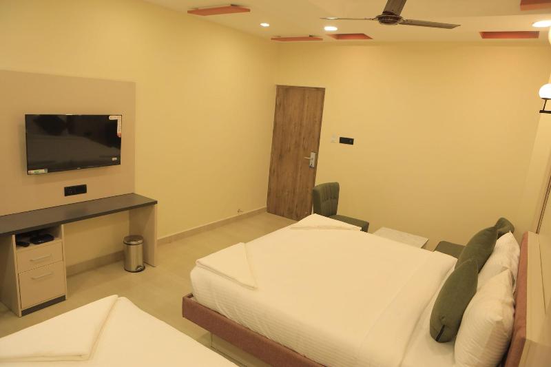 Kansone Hotel And Banquets image