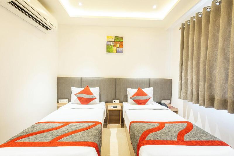 Hotel Tripple Tree image