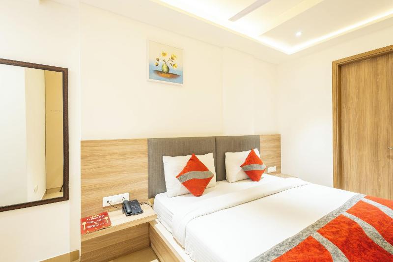 Hotel Tripple Tree image