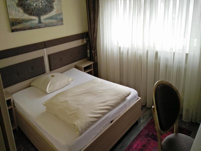 Hotel Alfa image