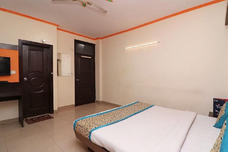 Hotel M A International image