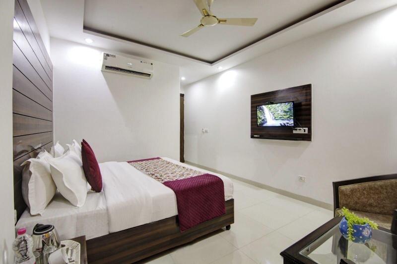 Hotel Devrana image