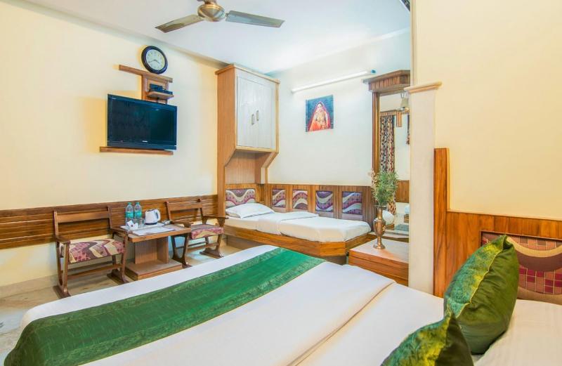 Hotel Natraz New Delhi image