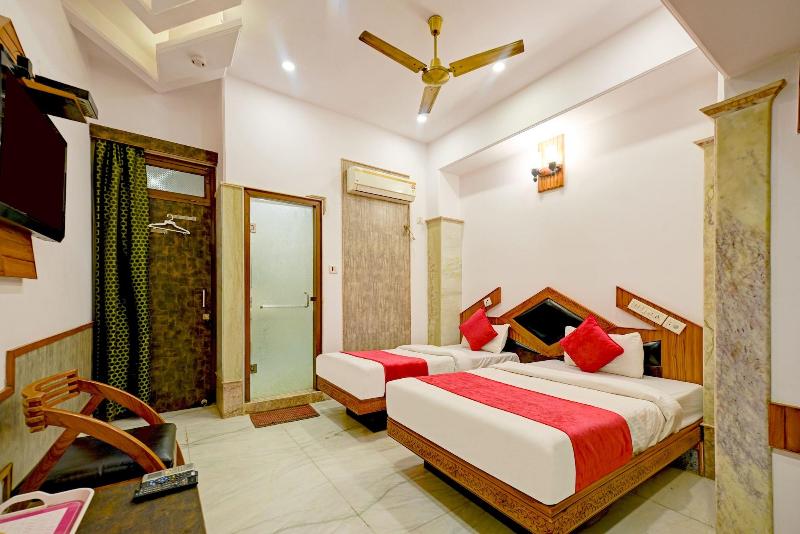 Hotel Natraz New Delhi image