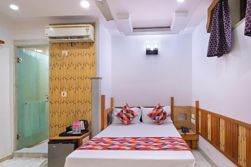Hotel Natraz New Delhi image