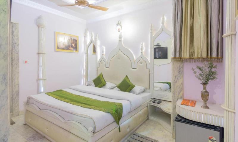 Hotel Natraz New Delhi image