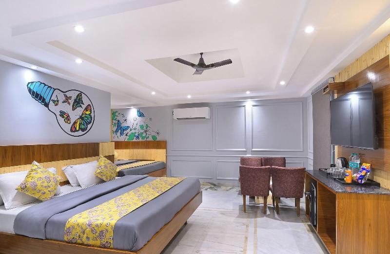 Hotel Natraz New Delhi image