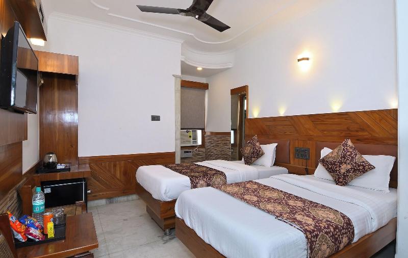 Hotel Natraz New Delhi image
