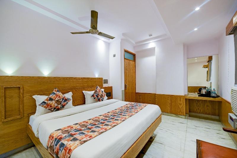 Hotel Natraz New Delhi image