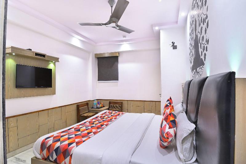 Hotel Natraz New Delhi image