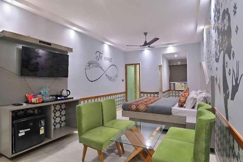 Hotel Natraz New Delhi image