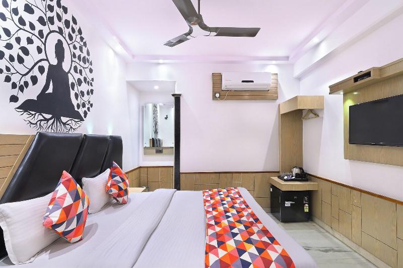 Hotel Natraz New Delhi image