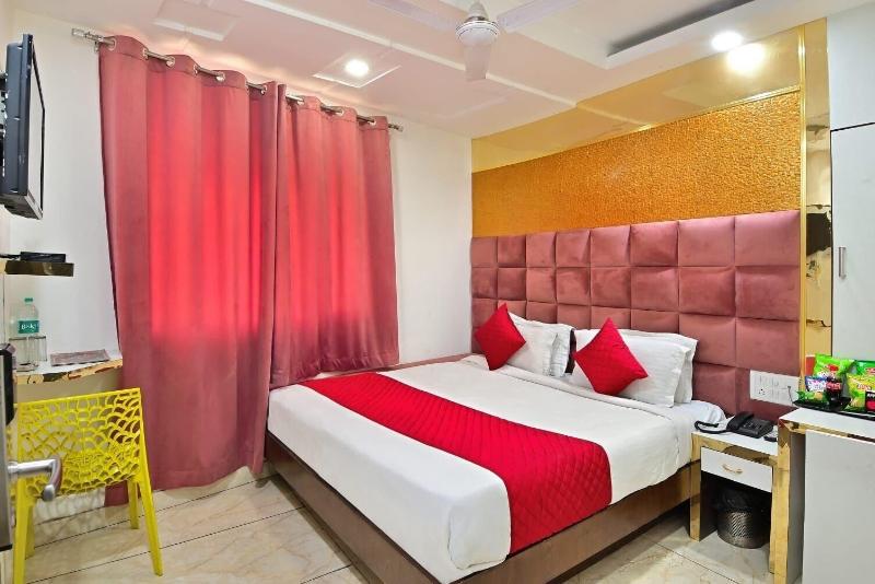 Hotel Natraz New Delhi image