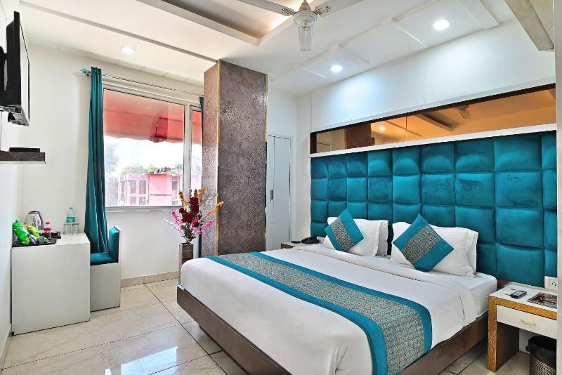 Hotel Natraz New Delhi image