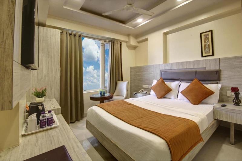 Hotel Natraz New Delhi image