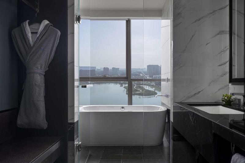Hyatt Centric Lakeside Ningbo image