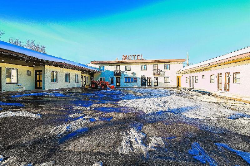 Love Hotels Silver Street By Oyo At Hurley Wi — general view