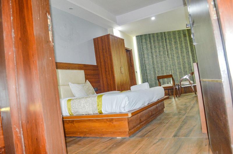 Fabhotel The Golf Inn image