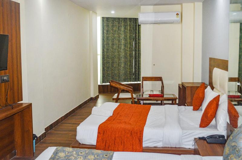 Fabhotel The Golf Inn image