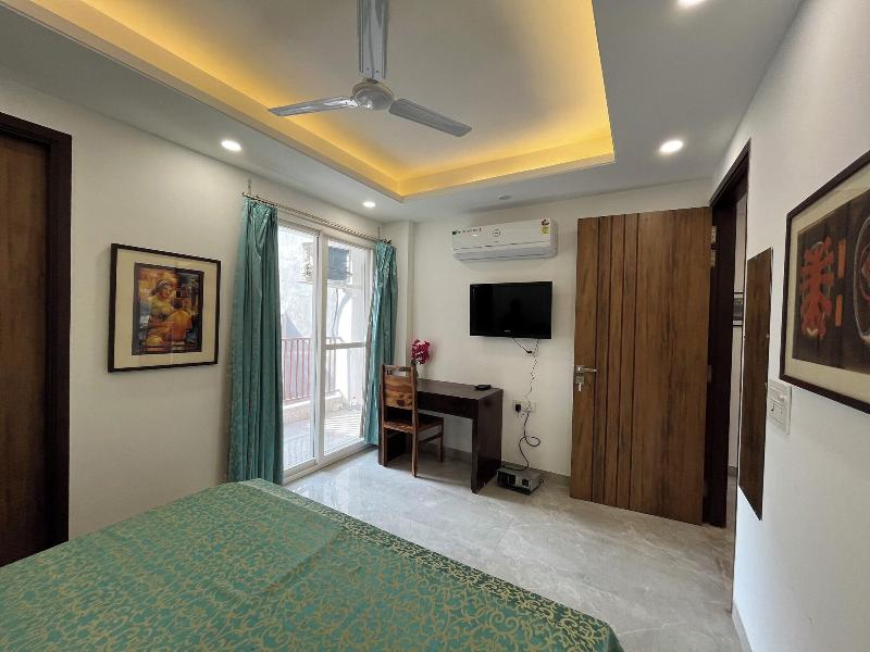 Fully Furnished Room In Hauz Khas image