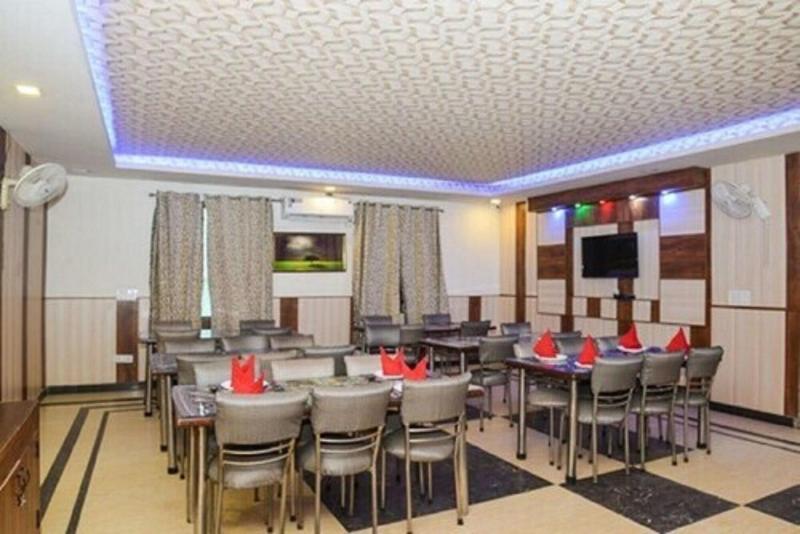 Del Fox Hotel Delhi Airport image