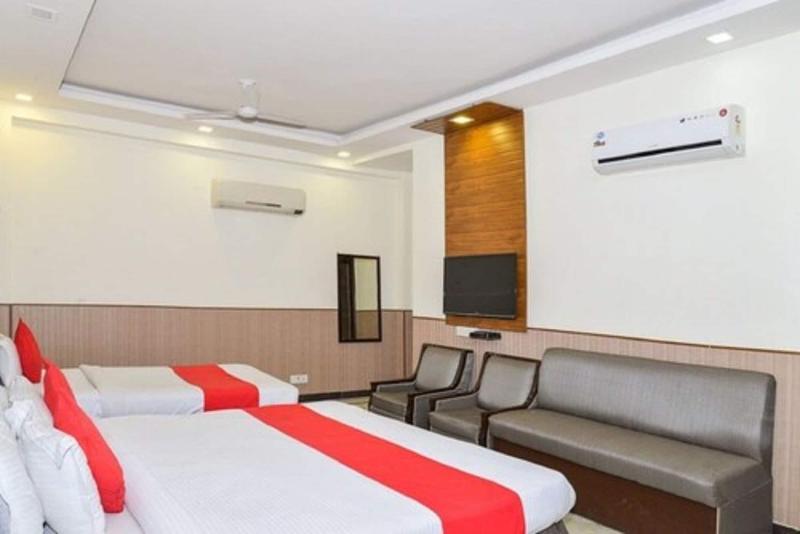 Del Fox Hotel Delhi Airport image