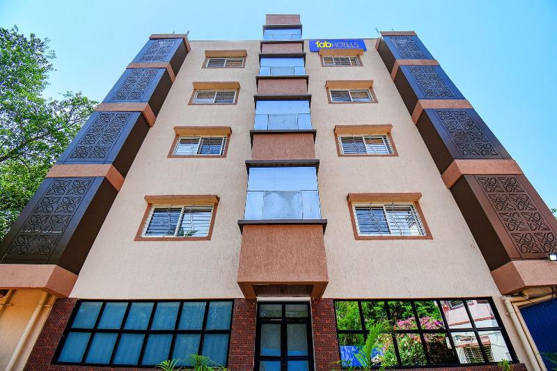 Fabhotel Prime Esta Inn image