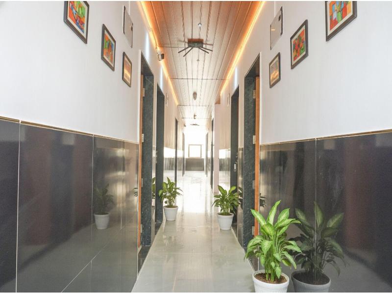 Fabhotel Prime Esta Inn image