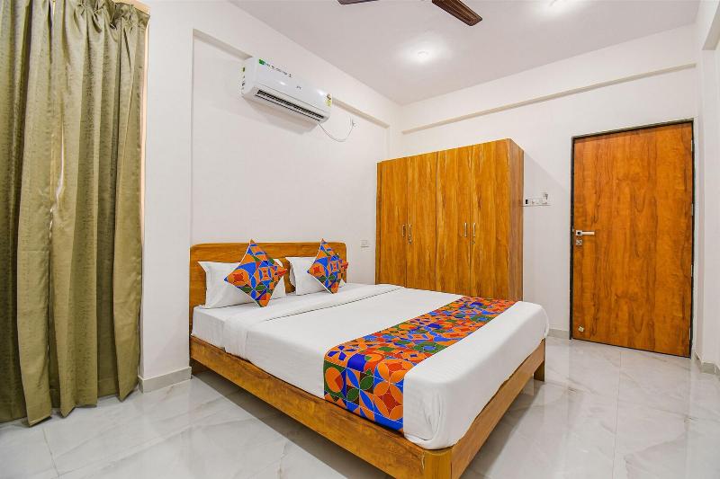 Fabhotel Prime Esta Inn image