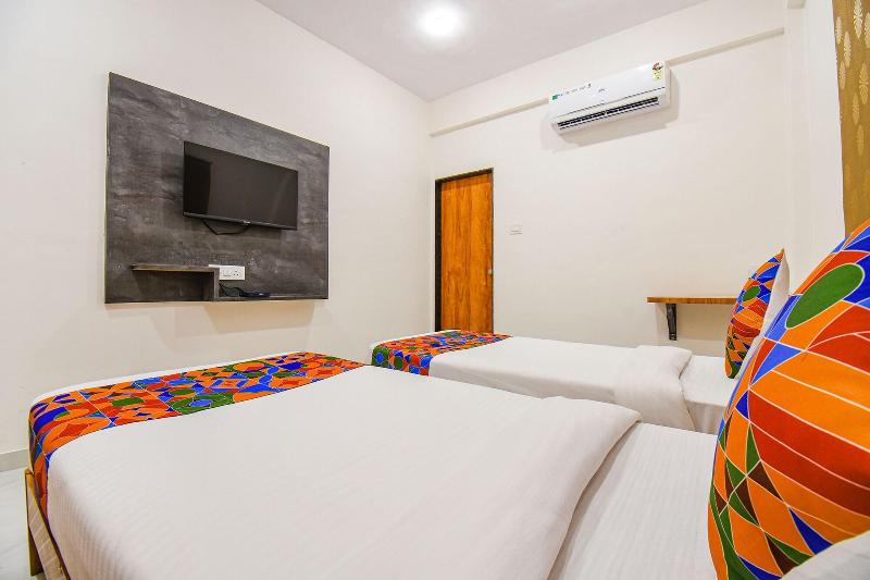 Fabhotel Prime Esta Inn image