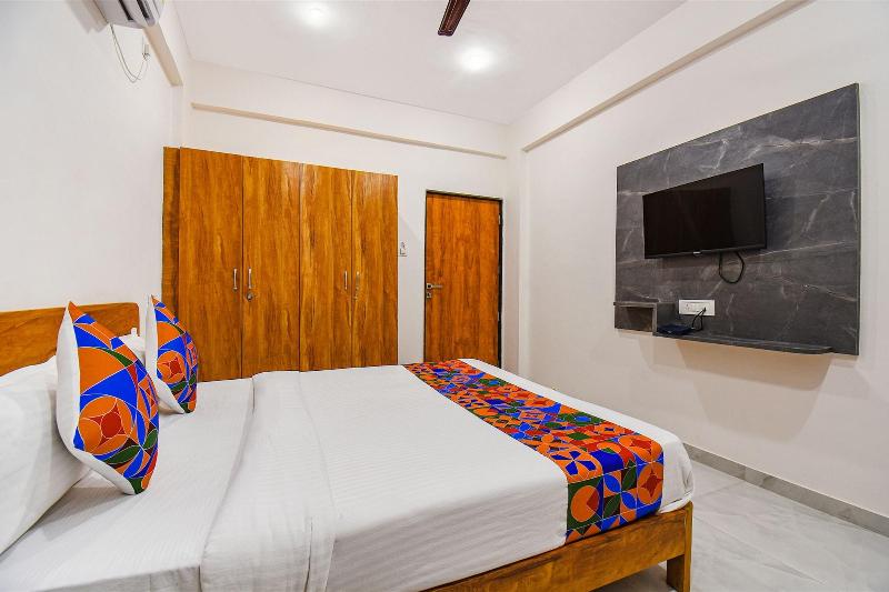 Fabhotel Prime Esta Inn image