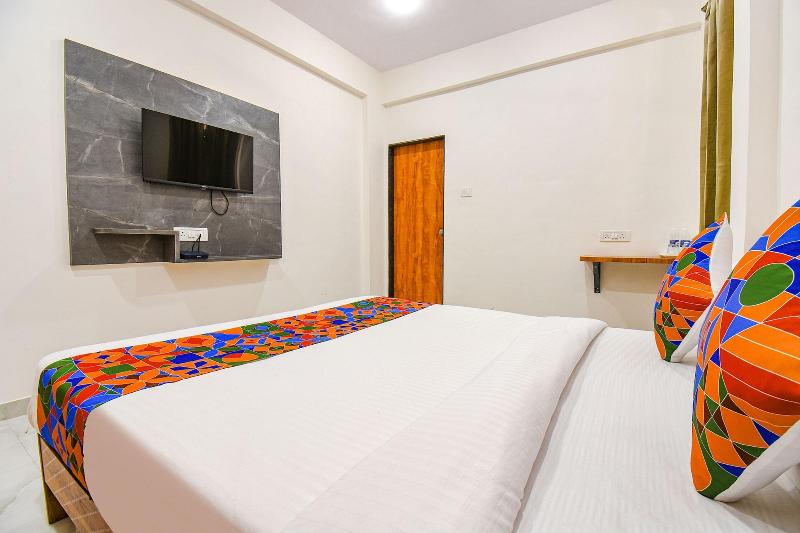 Fabhotel Prime Esta Inn image